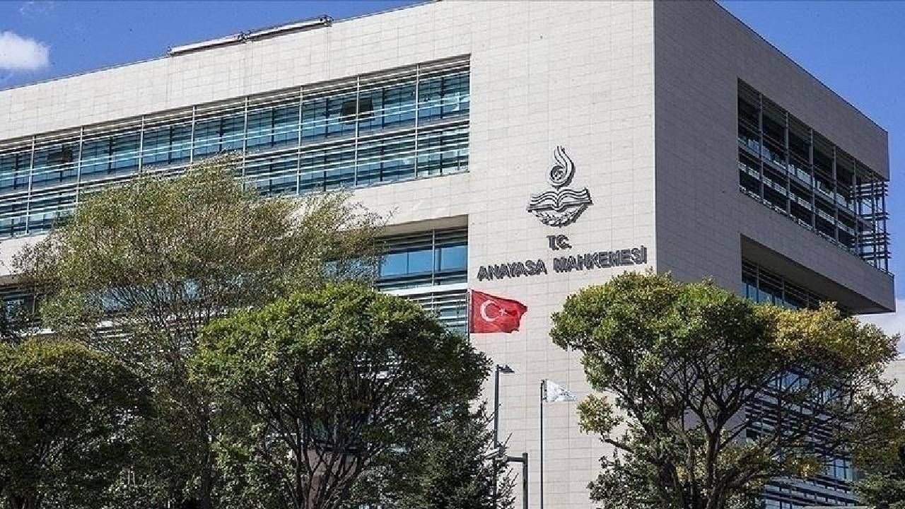 AYM'den dokuz siyasi parti için suç duyurusu