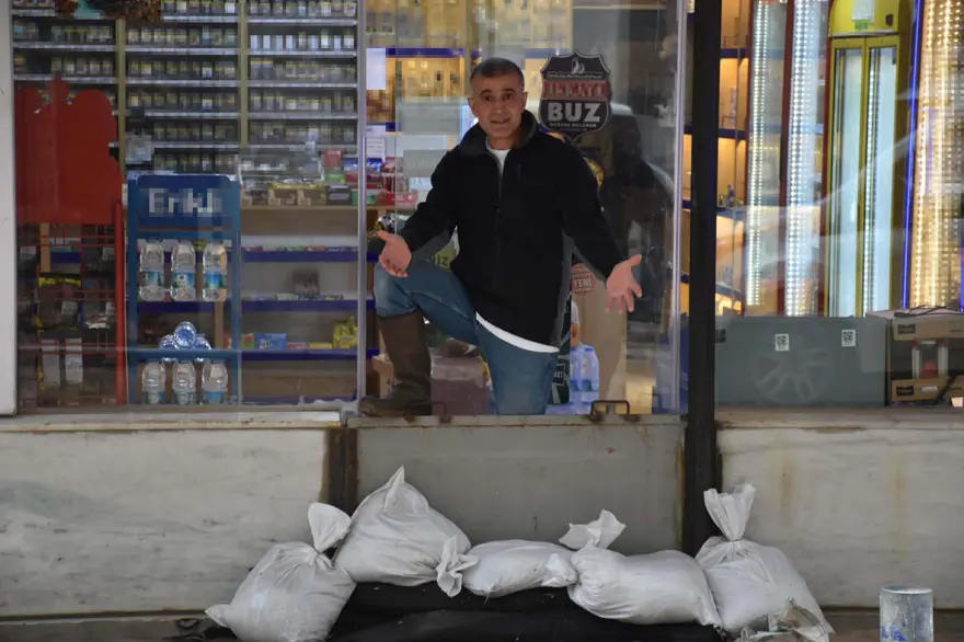 KUM TORBALARIYLA ÖNLEM ALDILAR 4