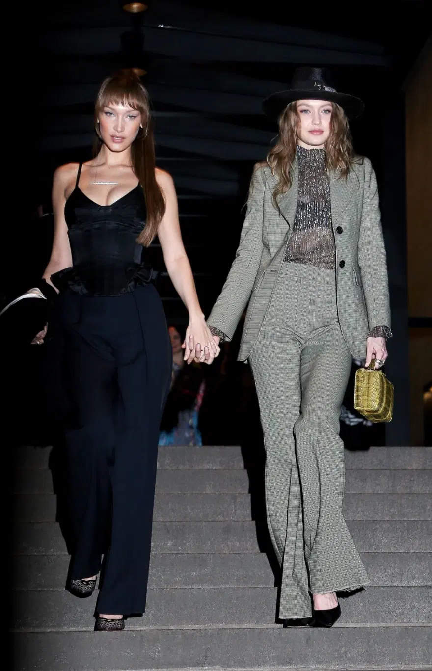 Gigi Hadid ve Bella Hadid kardeşler düğünde 5