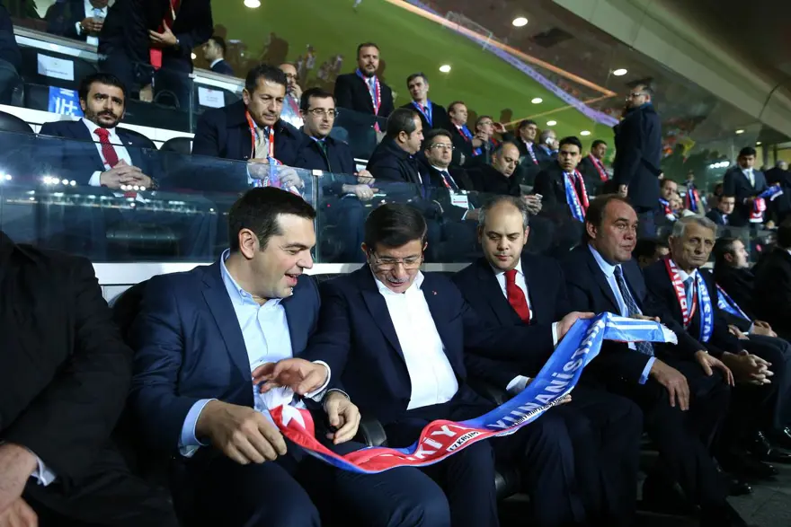 Davutoğlu ile Çipras maçı birlikte izledi 3