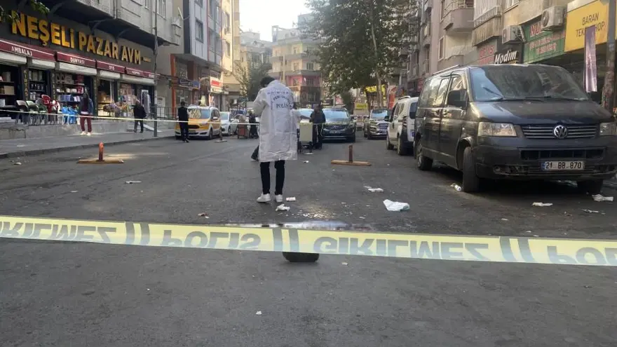 Fırındabıçaklı saldırgan paniği: Üç kişiyi bıçakladı, polis bacağından vurdu 3