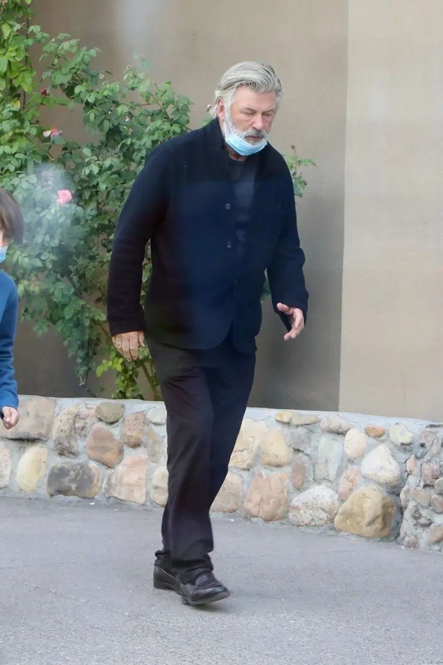 Alec Baldwin'in sette yanlışlıkla öldürdüğü Halyna Hutchins'in eşi ilk kez konuştu 3 Alec Baldwin'in sette yanlışlıkla öldürdüğü Halyna Hutchins'in eşi ilk kez konuştu 3