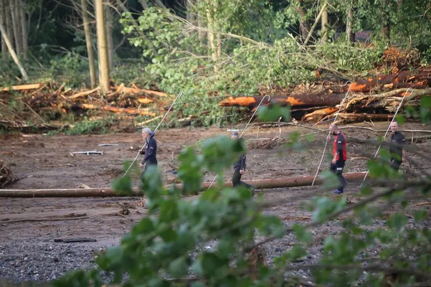 TESİSTE KALAN 6 KİŞİ YAŞAMINI YİTİRMİŞTİ 10