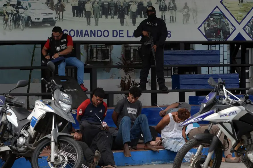 Ekvador'da son durum | Çete operasyonlarında 329 gözaltı 8