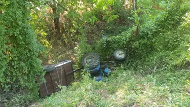 Tarlasına gitmek için yola çıktı, şarampole yuvarlandı