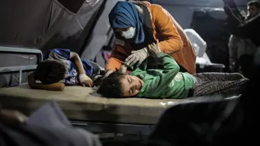 İsrail Refah'a saldırı başlattı: 100'den fazla kişi hayatını kaybetti