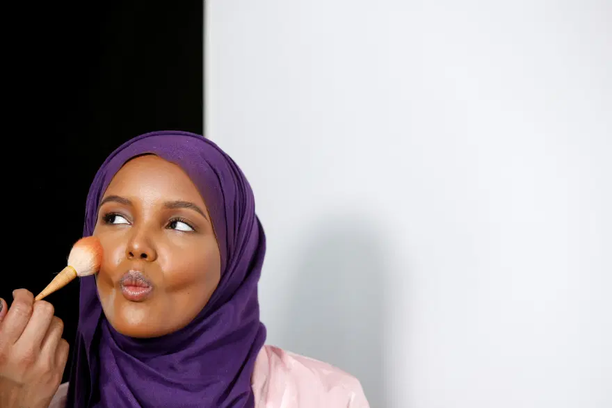 Mülteci kampından podyuma dünyanın ilk tesettürlü modeli Halima Aden’in hikayesi 2