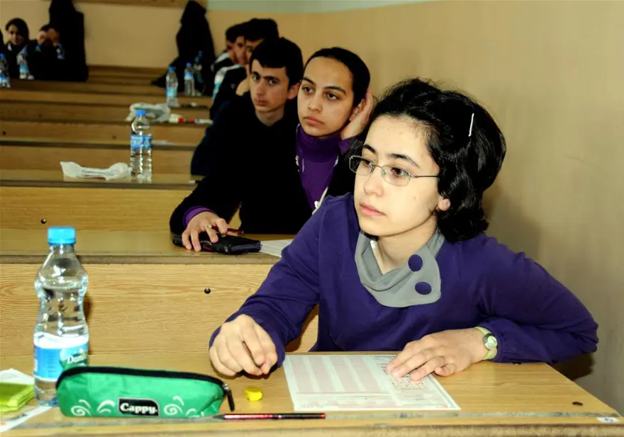 1.5 milyon aday ter döktü 1