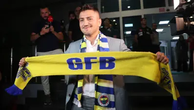 Fenerbahçe'nin yeni transferi Cengiz Ünder, İstanbul'a geldi