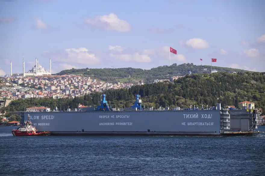 Dev yüzer havuz yeniden İstanbul Boğazı'nda 5