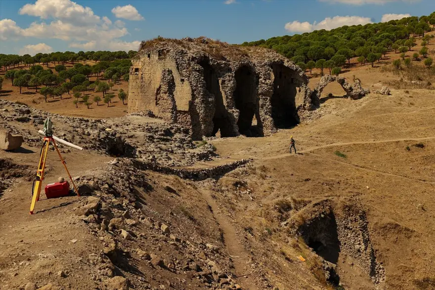 'Türkiye'nin kolezyumu'nda seçkinlere özel 1800 yıllık localar bulundu 1