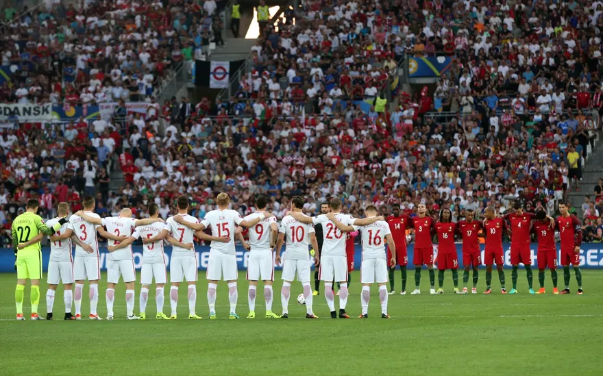 EURO 2016'da İstanbul için saygı duruşu 6