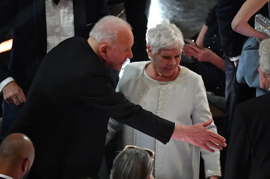 Oscar'lı oyuncu Judi Dench emekli olabileceğinin sinyallerini verdi 3 Oscar'lı oyuncu Judi Dench emekli olabileceğinin sinyallerini verdi 3