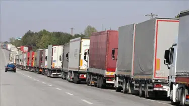 Tatvan'da ağır vasıtaların zincirsiz yola çıkması yasaklandı