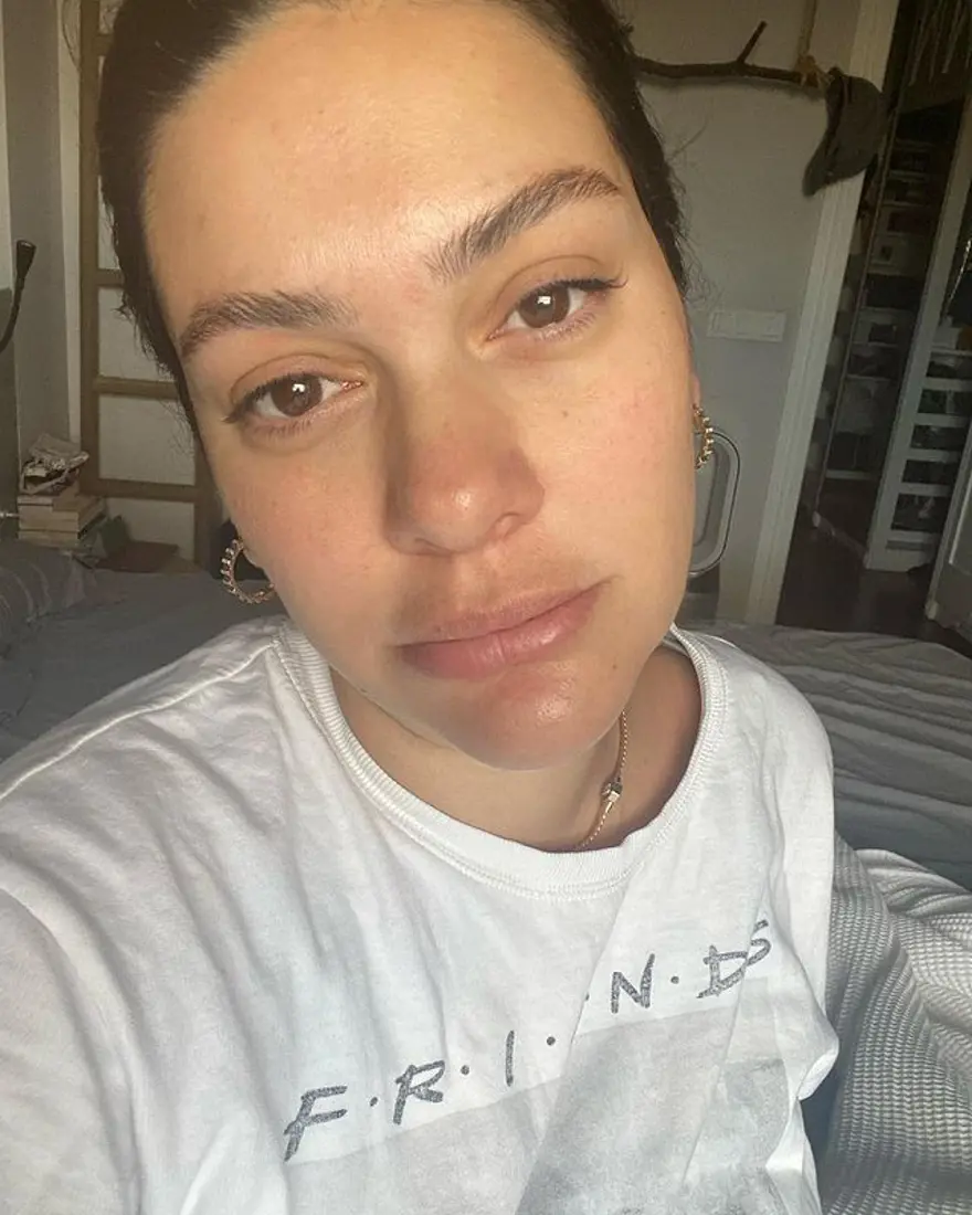 Makyajsız fotoğraflar paylaşan Bergüzar Korel: Instagram'ın büyülü dünyasına hoş geldiniz 5 Makyajsız fotoğraflar paylaşan Bergüzar Korel: Instagram'ın büyülü dünyasına hoş geldiniz 5