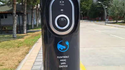 Ankara sokaklarında yeni dönem: Ücretsiz şarj ve internet