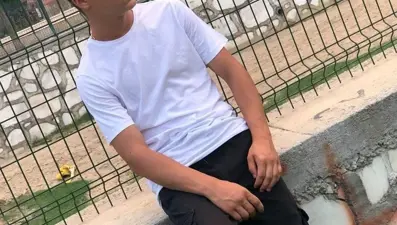 Babasının balık avlamak için elektrik akımı verdiği suda öldü