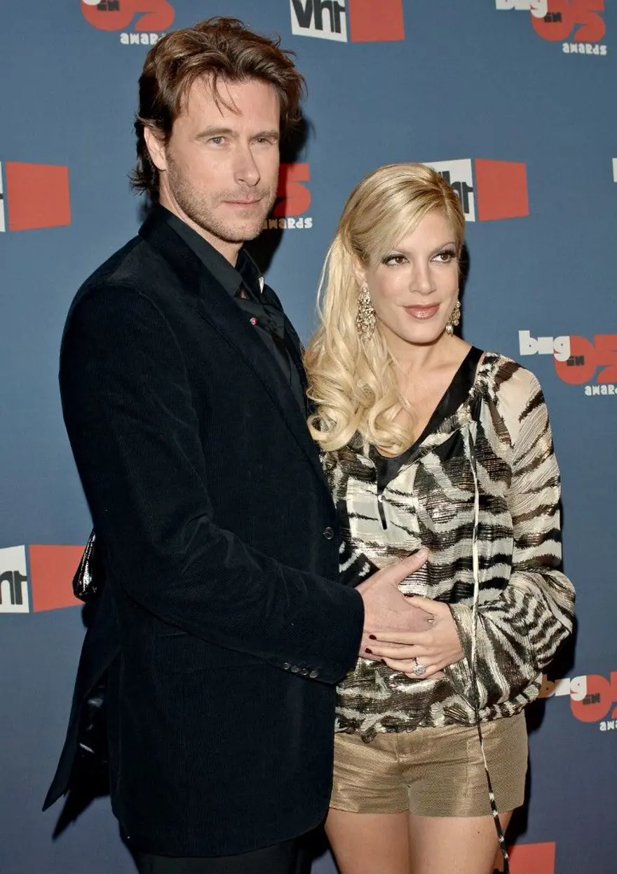 TORI SPELLING VE DEAN MCDERMOTT 4