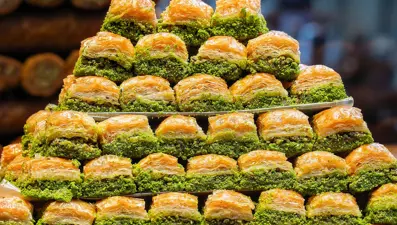 Hileli baklava uyarısı: Fıstık yerine ıspanak kullanıyorlar