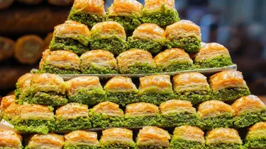 Hileli baklava uyarısı: Fıstık yerine ıspanak kullanıyorlar