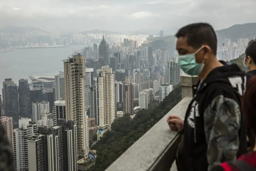 Hong Kong her vatandaşına 1300 dolar "hava parası" verecek 