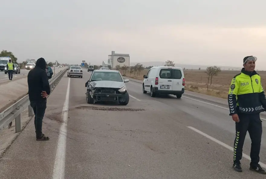 Konya’da kum fırtınasızincirleme kazaya neden oldu: 6 yaralı 1 Konya’da kum fırtınasızincirleme kazaya neden oldu: 6 yaralı 1