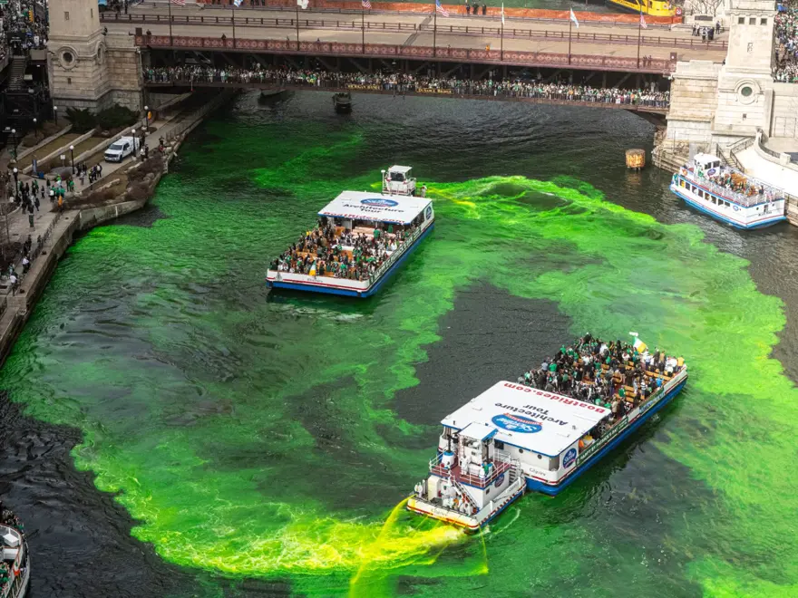 ABD'de Aziz Patrick Günü kutlamaları: Chicago nehri yeşile boyandı 5