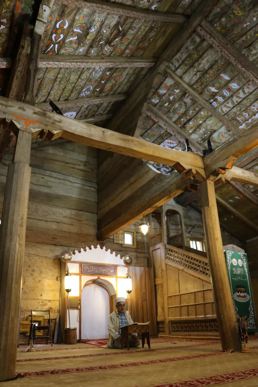 Çivisiz cami, 8 asırdır ayakta 13