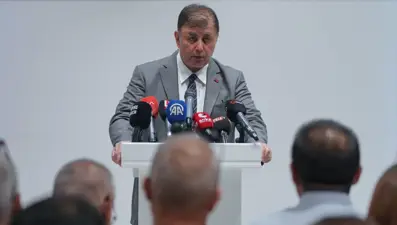 İzmir Büyükşehir Belediye Başkanı Cemil Tugay, CHP'den istifa etti