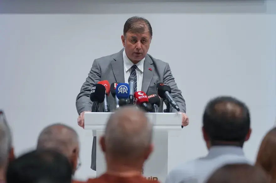 İzmir Büyükşehir Belediye Başkanı Cemil Tugay, CHP'den istifa etti 