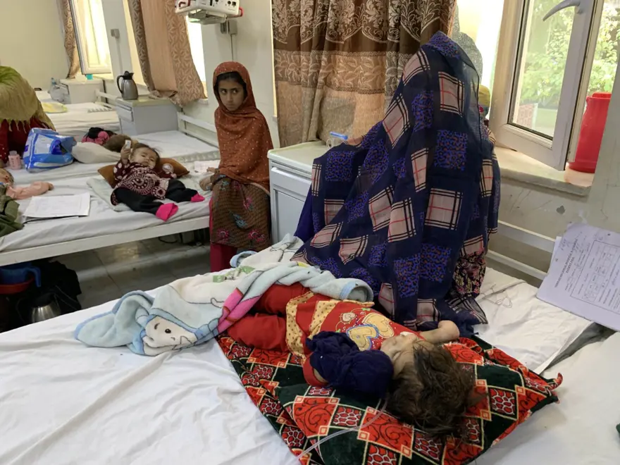 İnsanlık dramı: Sütten kesilen Afgan annelerin bebekleri büyüyemiyor 21 İnsanlık dramı: Sütten kesilen Afgan annelerin bebekleri büyüyemiyor 21