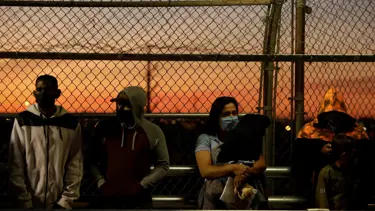 Trump ABD'ye göçmen kabulünü 60 gün askıya alan kararnameyi imzaladı