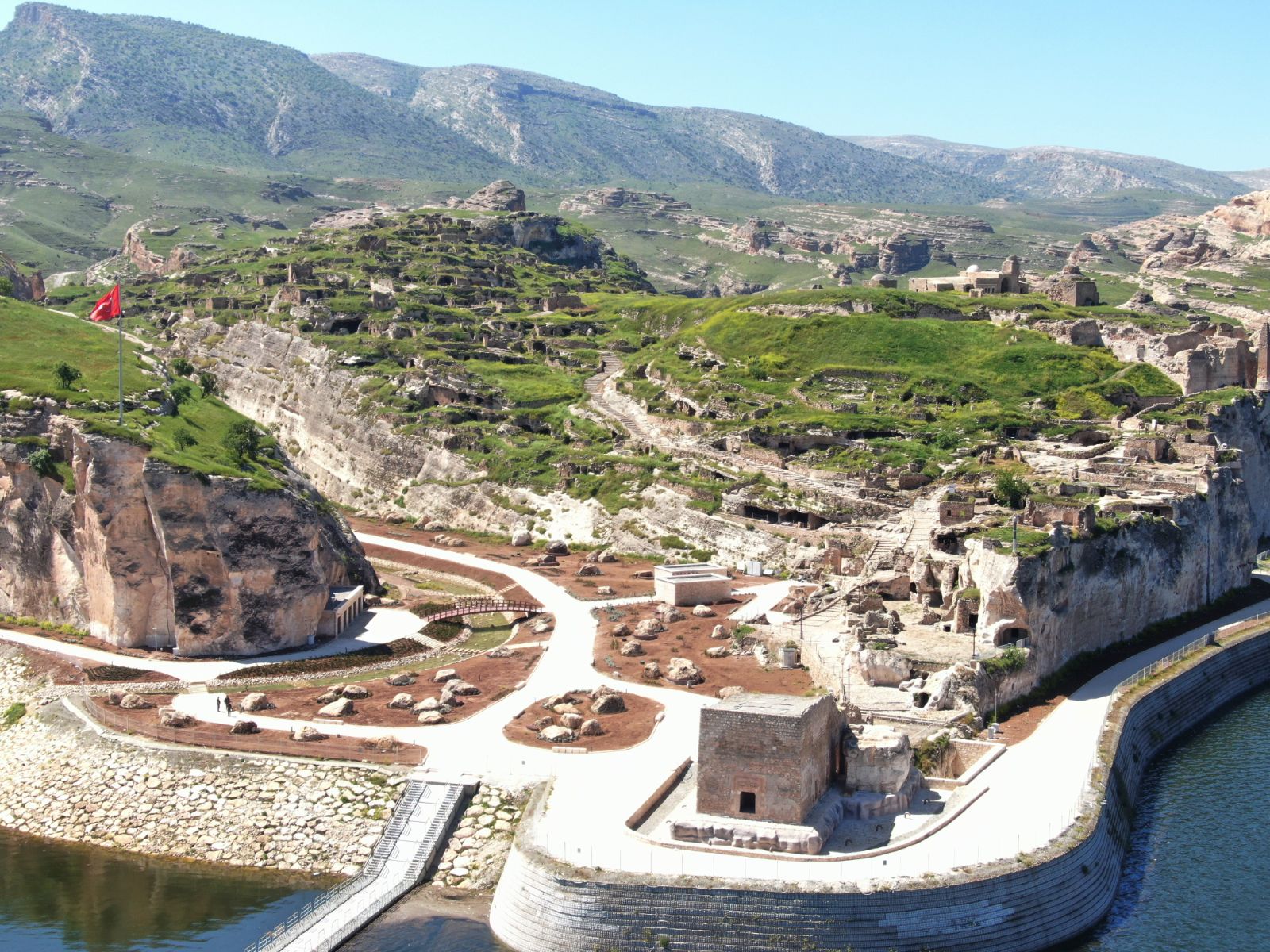 Tarihi Hasankeyf'i bu yıl 100 bin kişinin ziyaret etmesi bekleniyor