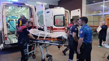 Yunus ekibi kaza yaptı, 2 polis yaralandı