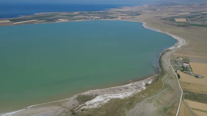 Düzensiz sulama Arin Gölü'nü yok ediyor 1 Düzensiz sulama Arin Gölü'nü yok ediyor 1