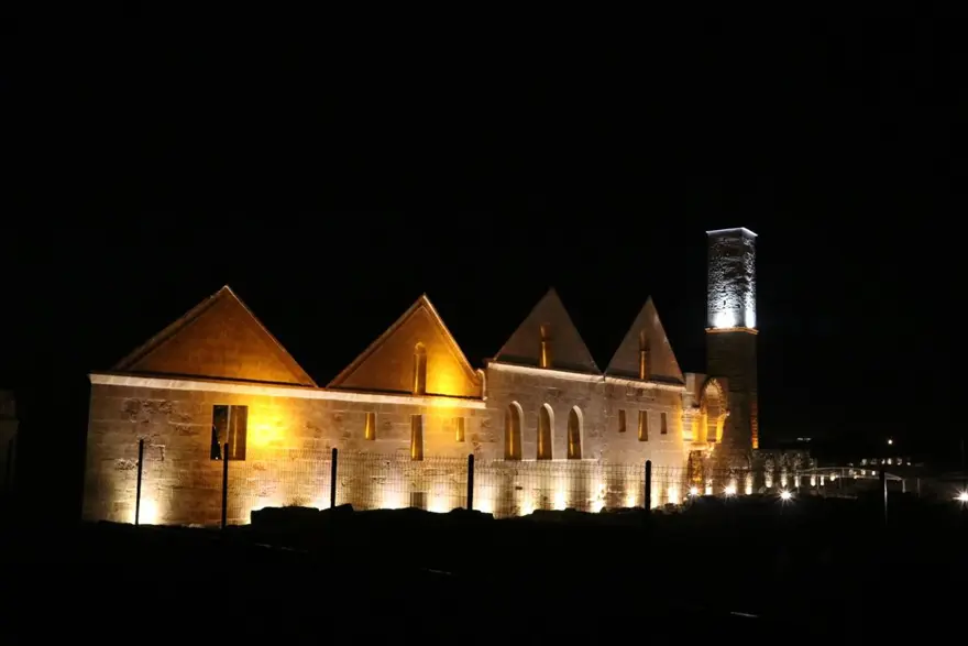 UNESCO Dünya Miras Geçici Listesi'nde bulunan Harran Ören Yeri'ne ışıklandırma 11