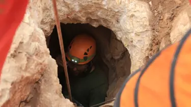 83 saat sonra mağaradan çıkarıldı