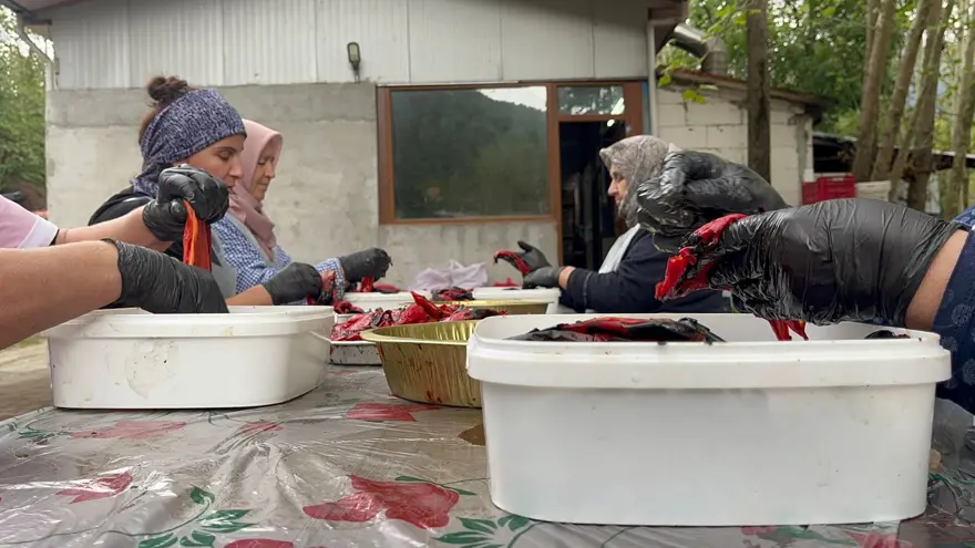 Balkanların geleneksel lezzetini Bursa'ya getirdi: 6 saat kaynatılarak hazırlanıyor 1