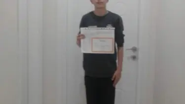 Cam kesme makinesine kolunu kaptıran stajyer öğrenci yaşamını yitirdi