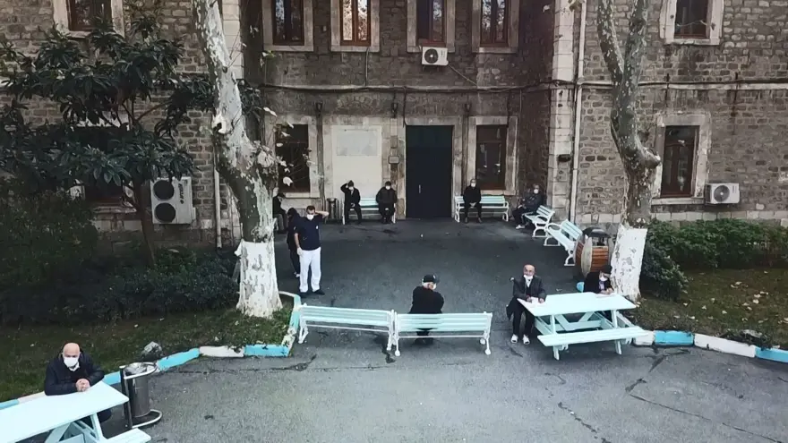 Türkiye'de ilk vaka görüldüğü gün kapılar kapandı! Darülaceze'de 'kapalı' 9 ay 22 Türkiye'de ilk vaka görüldüğü gün kapılar kapandı! Darülaceze'de 'kapalı' 9 ay 22