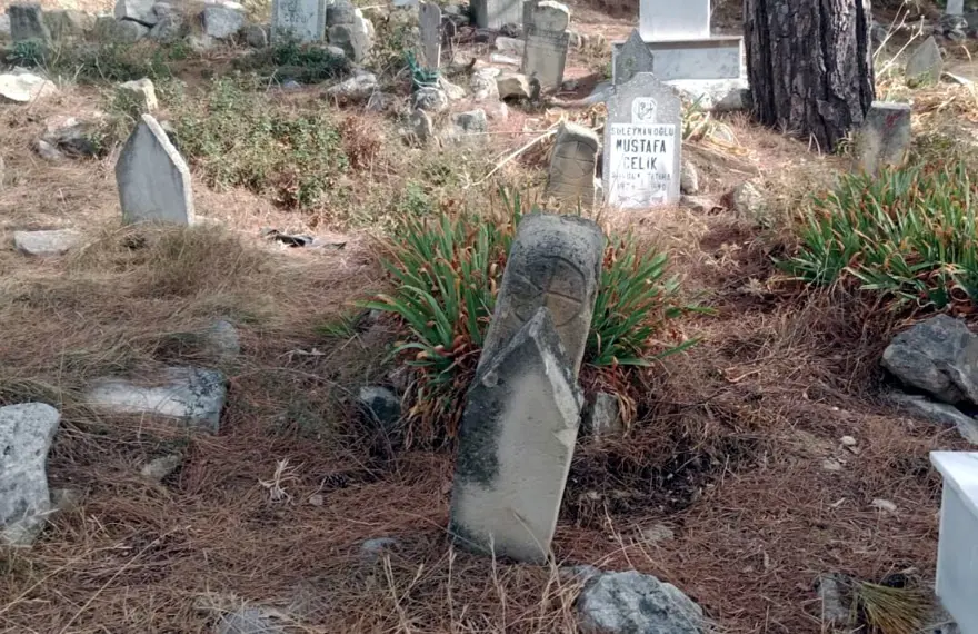 Mersin'deki asırlık mezarlara koruma talebi 4