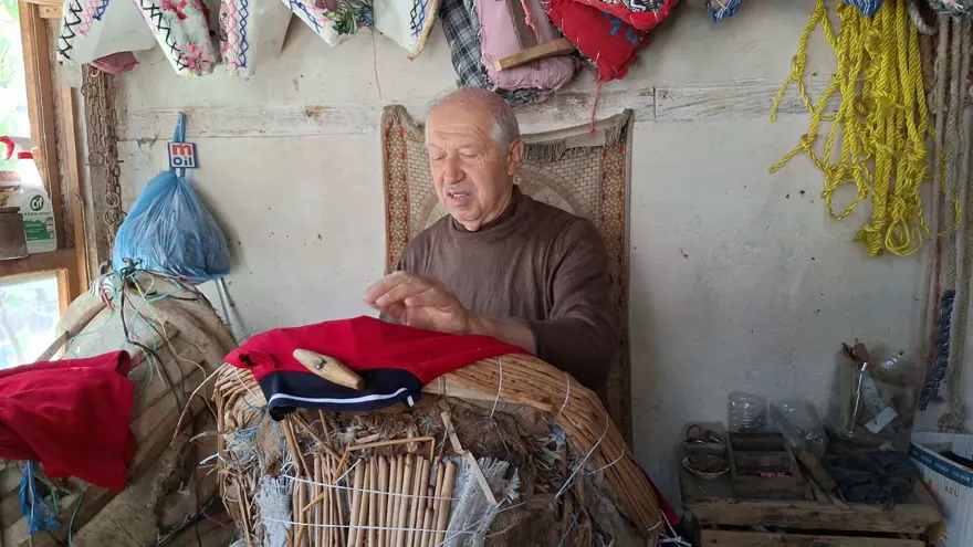 Teknolojiye meydan okuyor: Zamana yenik düşen baba mesleğini yaşatıyor 4