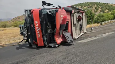 Diyarbakır'da yangına giden itfaiye aracı devrildi: 1 ölü, 2 yaralı
