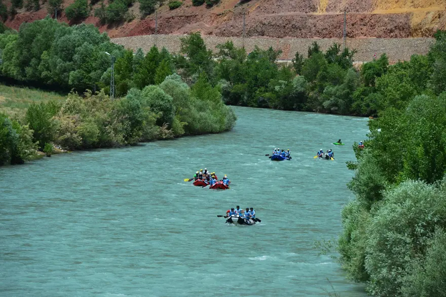Munzur Çayı'nda rafting (Türkiye'de bir ilk) 8