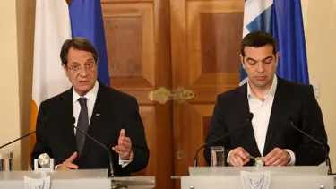 Yunanistan: Kıbrıs'ta garantör ülkelere ihtiyaç yok