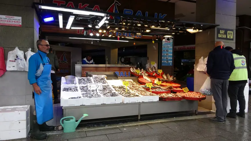 3 kilosu 200 TL'ye düştü, yoğun ilgi var: Tuzlama zamanı başladı 3 3 kilosu 200 TL'ye düştü, yoğun ilgi var: Tuzlama zamanı başladı 3