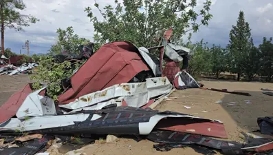 Fırtına Adana'yı vurdu: Çatılar uçtu, ağaçlar devrildi