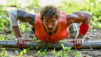 Askerlik hazırlığı yapan Survivor Berkan'dan saç ve sakallarına veda