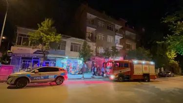 Elazığ'da dört katlı apartmanda yangın