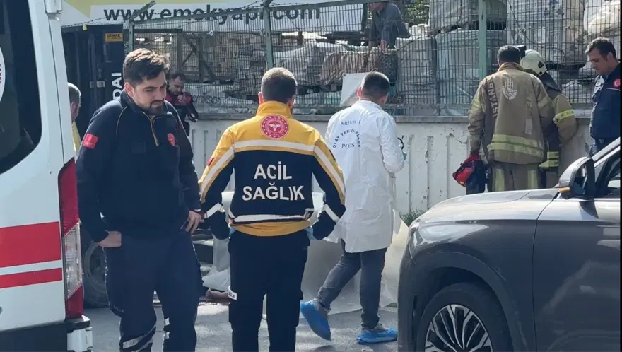 Kağıthane'de feci ölüm: 1 tonluk TIR rampasının altında can verdi 14 Kağıthane'de feci ölüm: 1 tonluk TIR rampasının altında can verdi 14